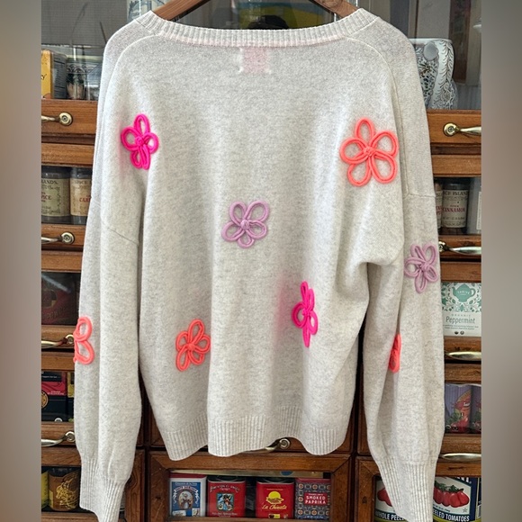 NEW without Tags - BRODIE 
Flower Pop Cashmere Crewneck Sweater - large - 2024 - Picture 5 of 13